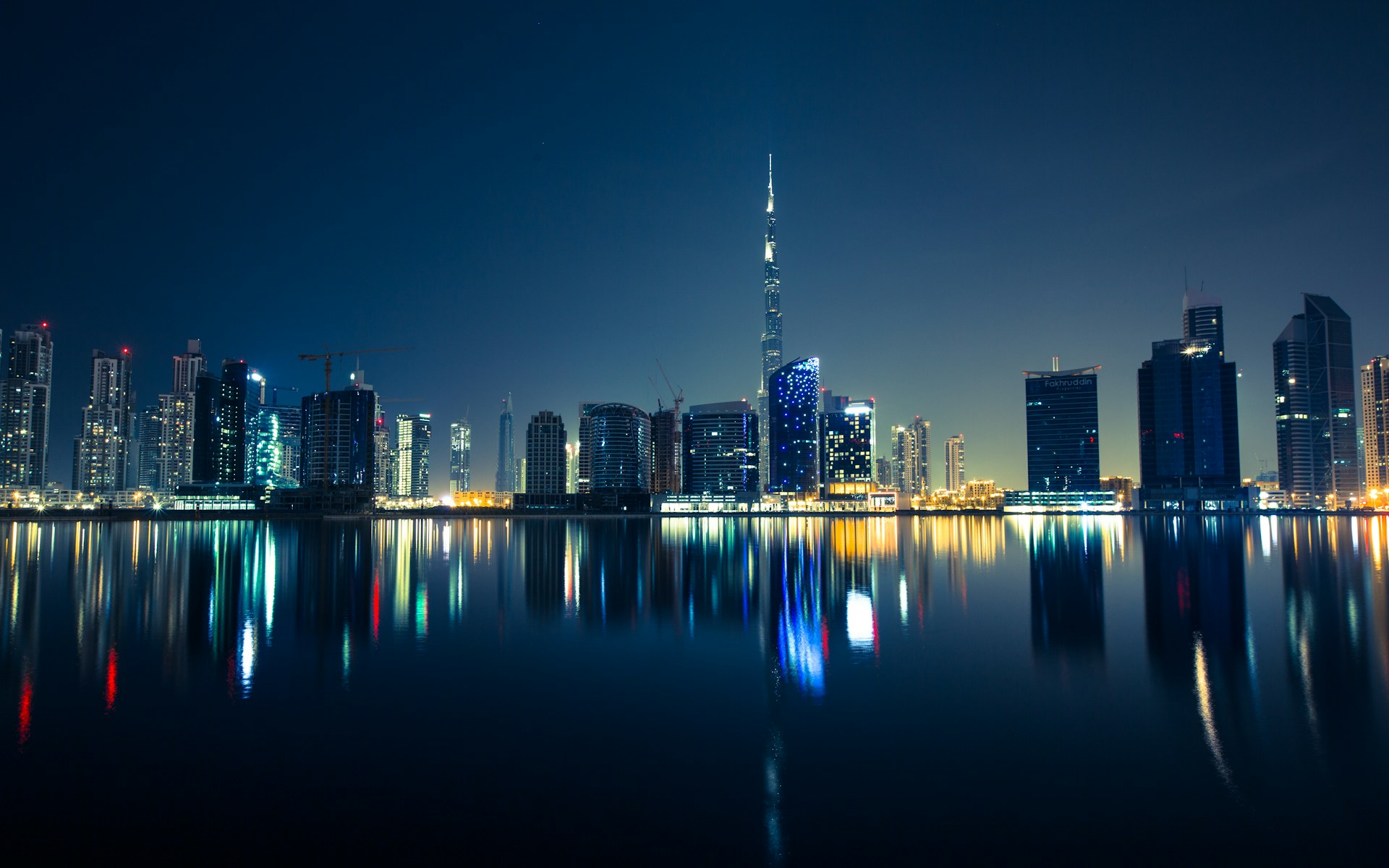 Dubai, beyond the skyline