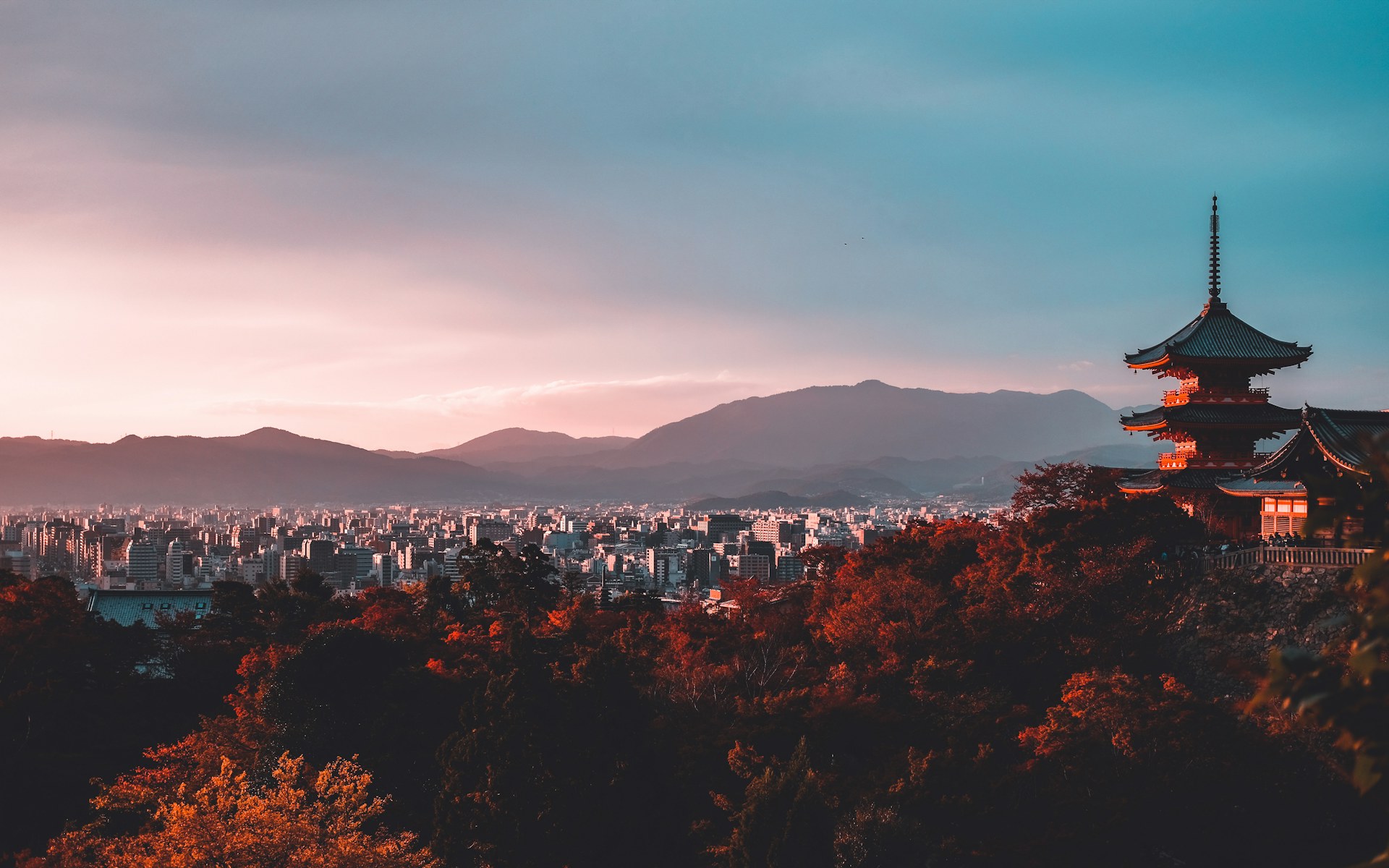 Japan, old soul / new world